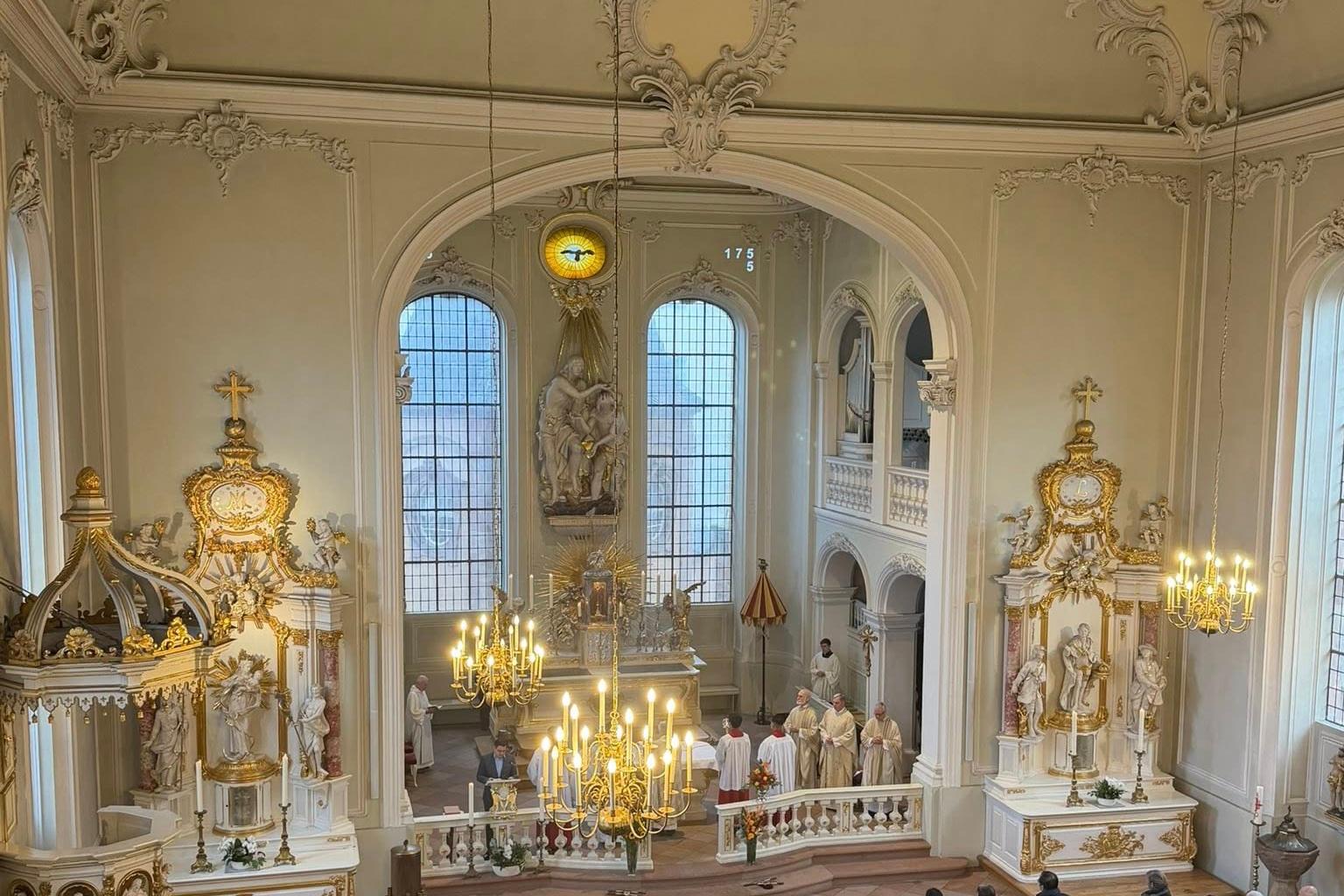 Festgottesdienst zur Erhebung von St. Johann zur Basilika minor vor 50 Jahren. (c) Joel Schwartz Festgottesdienst zur Erhebung von St. Johann zur Basilika minor vor 50 Jahren.